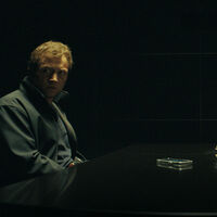 El creador de 'Smoke' explica ese monumental giro en el final de la serie de Apple TV+