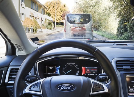 Tu sueño de encontrar todos los semáforos en verde podría hacerse realidad, gracias a Ford