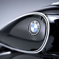 BMW quiere hacer competencia a Harley-Davidson con una moto nueva: la R 12, como una R 18, pero en mini y para el A2