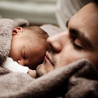 El permiso por paternidad se ampliará a cinco semanas a partir de 2018