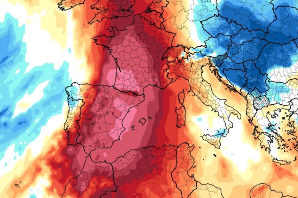 El huracán Danielle podría dejar al menos una consecuencia inesperada: otra ola de calor en pleno septiembre