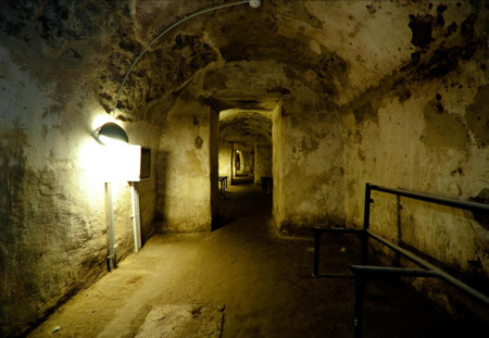 Visita a los túneles bastión secretos de Tallin, Estonia