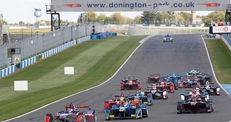 Gran éxito en la primera prueba simulada de una carrera de la Fórmula E (vídeo)