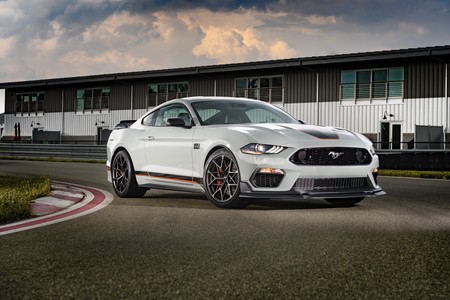 ¡Espectacular! El icónico Ford Mustang Mach 1 revive cuatro décadas después como un poderoso pony car de 487 CV con acento Shelby