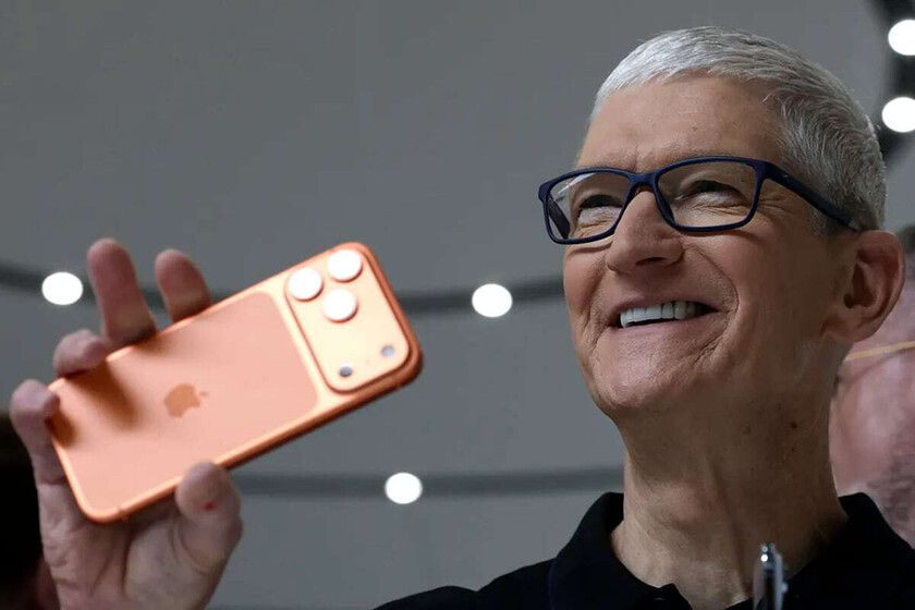 "Subimos los precios a regañadientes": Tim Cook habla de la subida de precios en Apple y lo que nos espera en el futuro