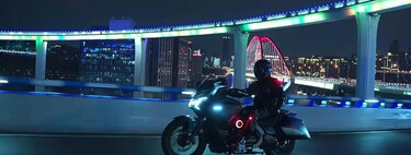 Los chinos se han pasado el juego con esta parecida Gold Wing por 7.000 euros: saluda a la Starship 6