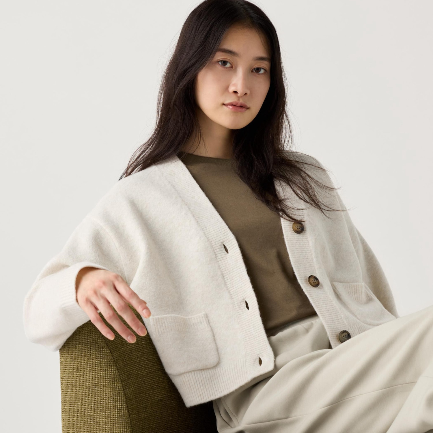 Cárdigan punto suave cuello pico (Soufflé, corto)