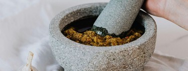 Lo que nadie te dice de curar un molcajete: el truco final para que dure toda la vida