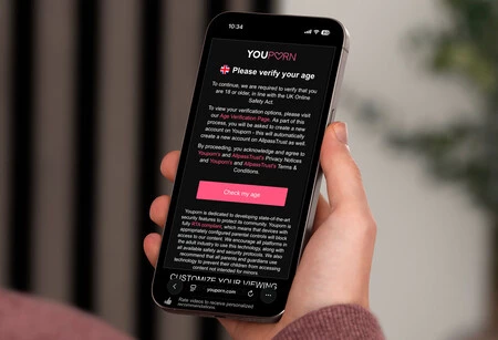 Aviso de verificación de edad al entrar en una web pornográfica desde el Reino unido