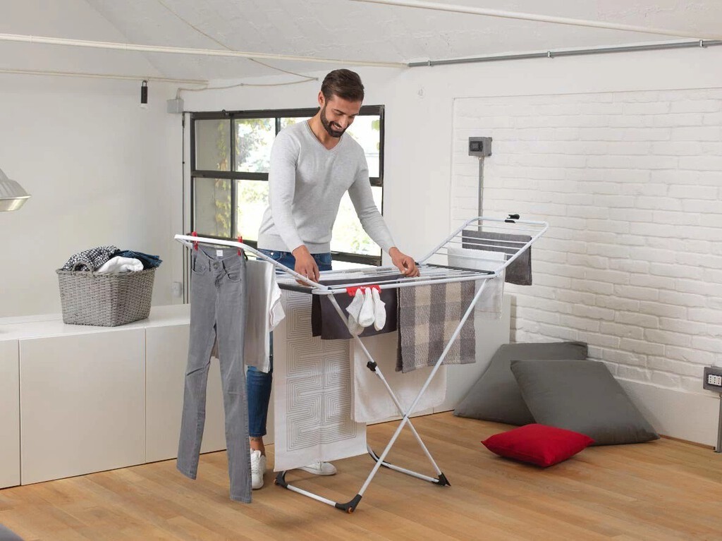 Cómo secar la ropa dentro de casa sin gastar luz y evitando malos olores y humedades