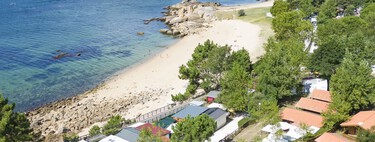 Siete campings en España a pie de playas espectaculares para ir de vacaciones con niños 