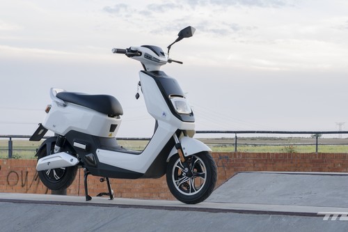 Probamos la Next NX1: un gadget de 2.199 euros 1,07 CV que quería ser una moto eléctrica