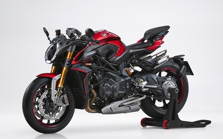 MV Agusta Brutale 1000 RR: la naked italiana vuelve con un motor más fiable y Euro 5 para los mismos 208 CV
