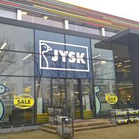 JYSK agotará la mesita de noche en liquidación a mitad de precio que parece de diseño por solo 30 euros 