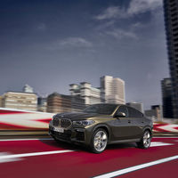 El nuevo BMW X6 estrena una parrilla luminosa, demostrando que en este SUV prima el estilo sobre la función