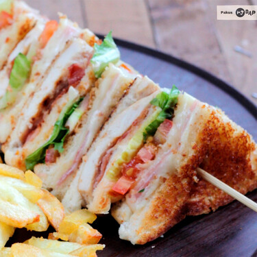 Sándwich Club, historia y receta de un clásico de las cafeterías de todo el mundo