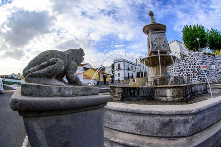 Pueblo Bonito Escapada Otono Cascada Viaje Espana