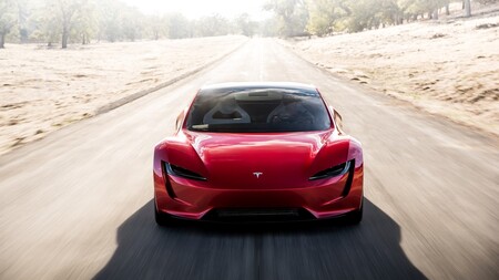 Elon Musk vuelve a retrasar la llegada del Tesla Roadster hasta 2023, como mínimo, por la falta de microchips