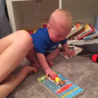 El bebé que llora (mucho) cada vez que su cuento favorito se acaba