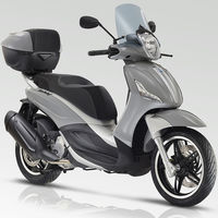 El nuevo Piaggio Beverly 350 Tourer cuenta de serie con baúl, ABS y control de tracción, por 5.399 euros