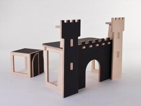 Un escritorio infantil con forma de castillo