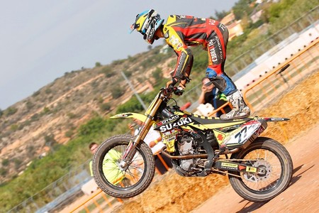 Ferran Cardús bate a Franc Serra en Valencia y acaricia la Copa de España de Flat Track