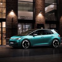 ¿Es un buen momento para comprar un coche eléctrico? Estos son todos los factores que debes tener en cuenta 