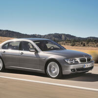 Este BMW Serie 7 costaba 3 millones de pesos en 2006. Hoy lo venden a precio de remate porque nadie lo quiere: una simple refacción cuesta lo mismo que un auto nuevo