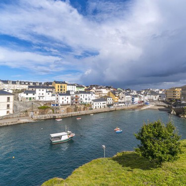De origen ballenero y hoy meca mundial del surf, este pueblo pesquero es una de las villas más bonitas de Asturias 