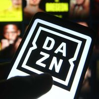 DAZN no quiere que veamos los partidos "solos" en casa. Llega la función "La Grada" para acercar el estadio a casa