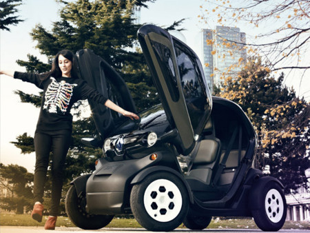 ¿Tienes 14 años? Entonces pronto podrás conducir un Renault Twizy (en Francia ya lo hacen) 
