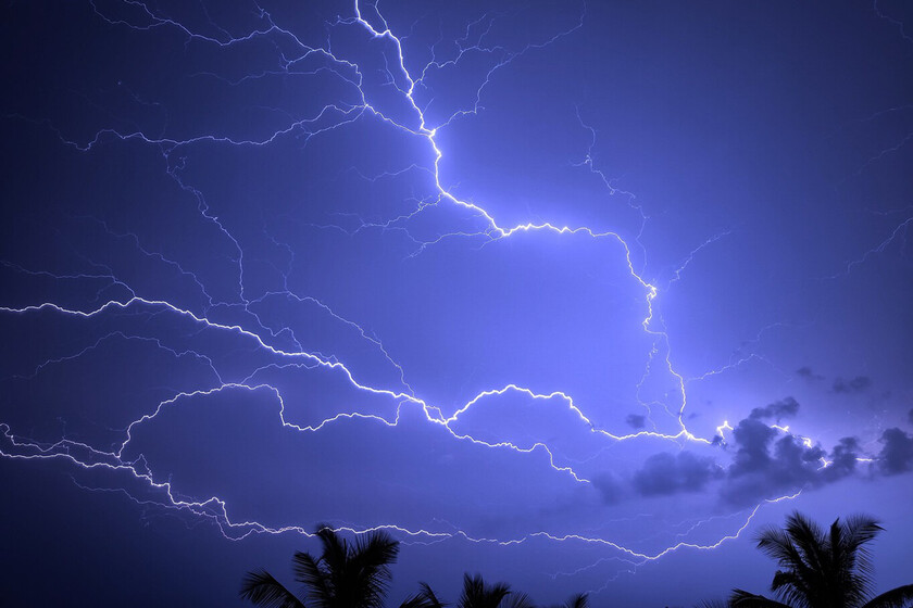 Lightning had been a great mystery to meteorologists for fifty years.  They finally solved it No comments