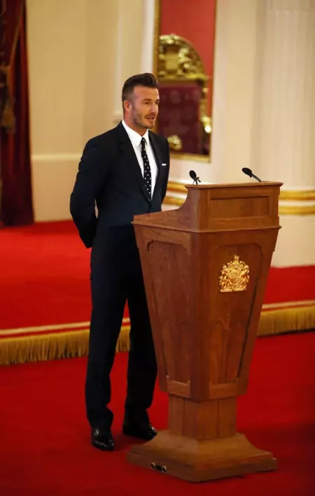 David Beckham sí que sabe cómo vestirse para ir a ver a la reina Isabel II
