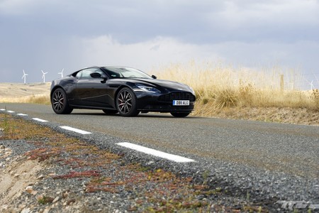 Aston Martin DB11 prueba