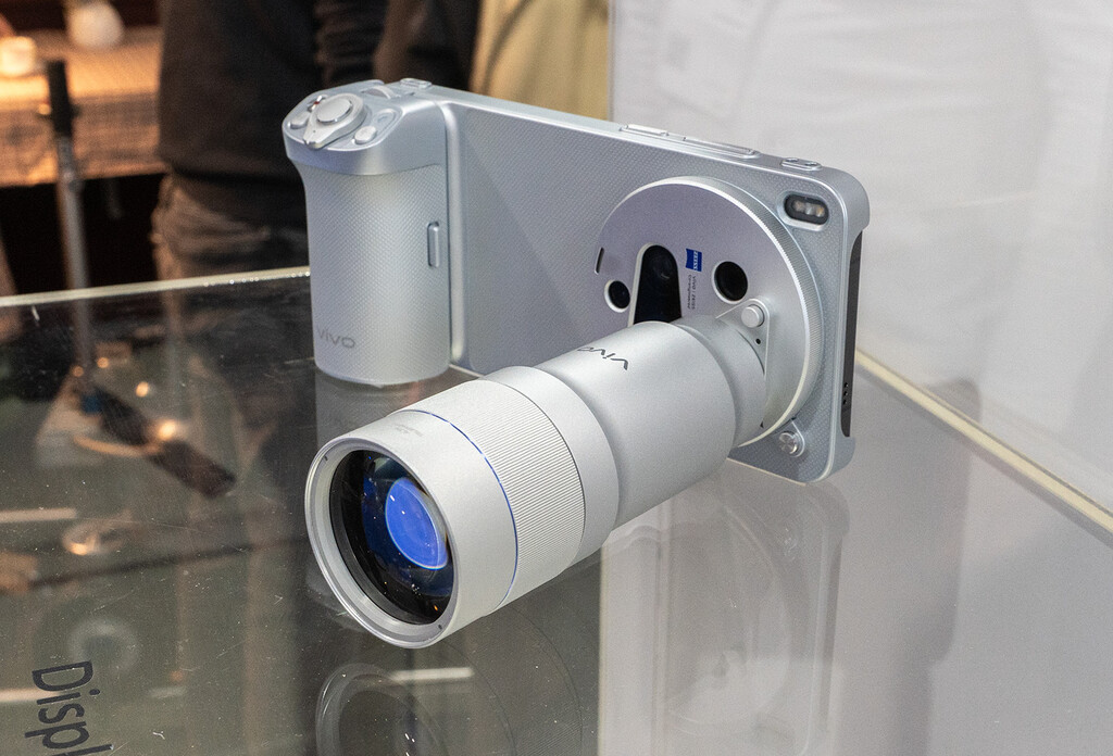 El Vivo X300 Ultra es lo más cerca que hemos estado de una cámara profesional en el móvil: su teleobjetivo externo 400 mm ha roto el techo