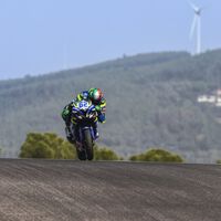 ¡Histórico! Stefano Manzi le da a Triumph la primera victoria de su historia en el mundial de Supersport