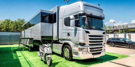 Nico Rosberg Motorhome 011