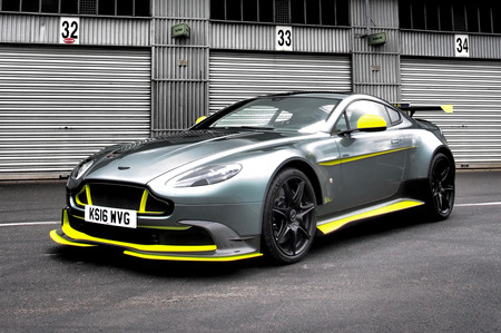 Aston Martin Vantage GT8