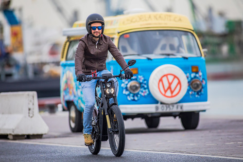 Madrid no quiere motos aparcadas en sus aceras y nos lo pondrá aún más difícil con una nueva Ordenanza