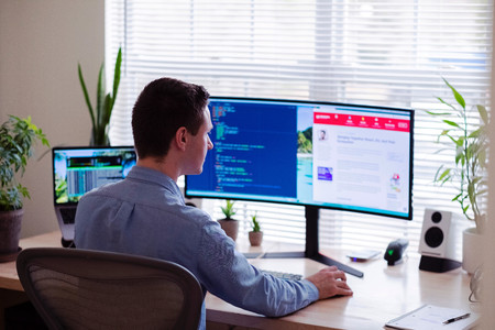 Sillas ergonómicas para el teletrabajo: cuáles son las mejores sillas para cuidar la salud de tu espalda