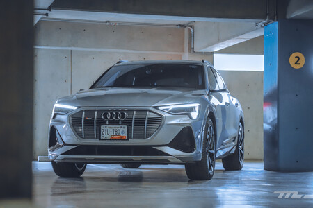 Audi Digital Matrix Light: probamos la tecnología del e-tron Sportback que usa los faros como proyector de imágenes