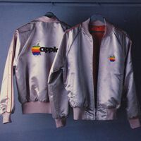 Apple ha empezado a celebrar su 50 aniversario por todo lo alto. A mí me bastaría con que trajeran de vuelta su experimento de los ochenta 