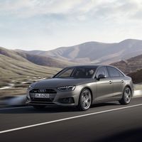 El Audi A4 celebra sus bodas de plata con cambios estéticos, microhibridación y un V6 TDI para el S4