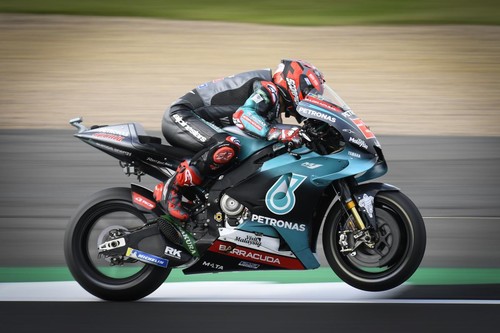 Fabio Quartararo destroza con polémica el récord de Silverstone en los entrenamientos libres de MotoGP