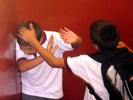 La Fiscalía de Menores alerta de que internet favorece "mecanismos psicológicos de trivialización"
