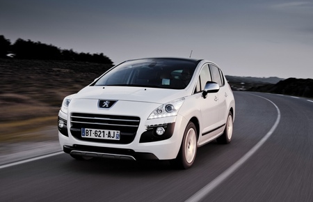 Peugeot 3008 HYbrid4 006