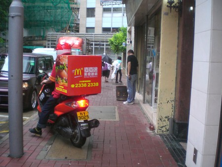 Hk Skw Mcdonalds Outdoor Workers 1