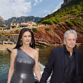 El refugio de Catherine Zeta-Jones y Michael Douglas en España: acantilados, mucho silencio y un Mediterráneo que parece infinito 