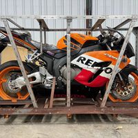 Hay una loca fiebre nostálgica por las motos de los años 2000 y el mejor ejemplo es la Honda CBR1000RR-R Fireblade