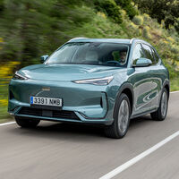 La batería del Geely E5 promete durar un millón de kilómetros: por qué eso puede ser la solución al mayor problema del coche eléctrico de segunda mano 